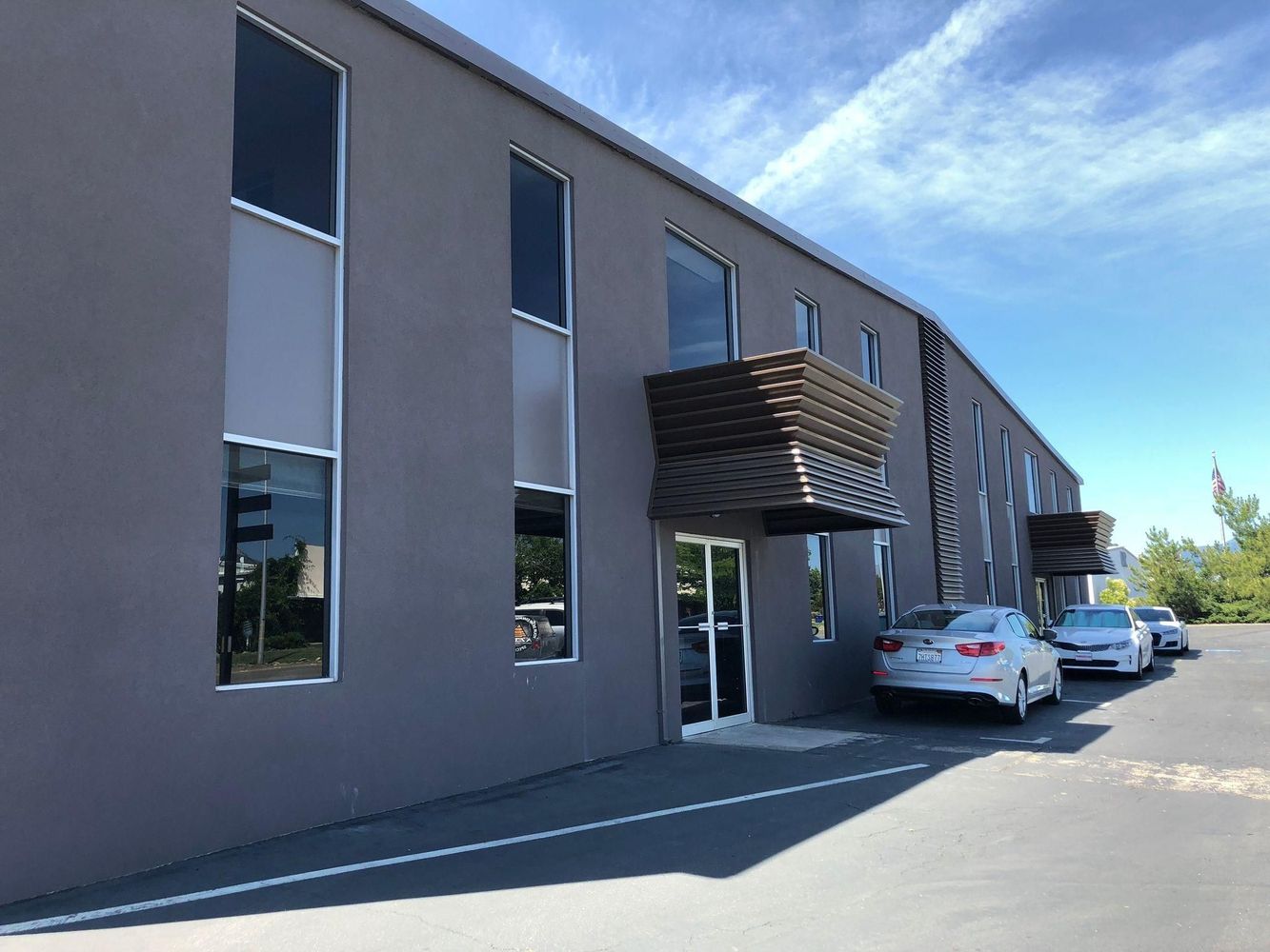 4361 Caterpillar Rd, Redding, CA 96003